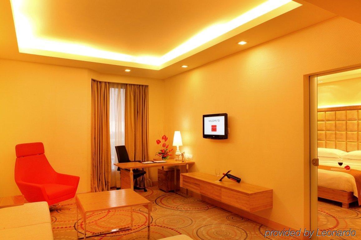 Hotel Metropolitan Дели Экстерьер фото